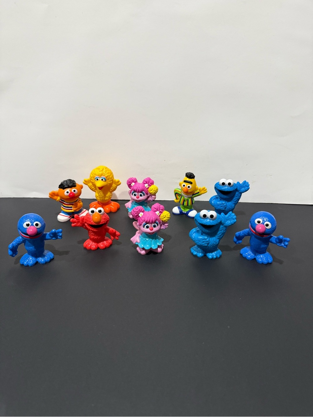 Sesame Street Mini Figure Set - Blue, Pink, Red, Yellow